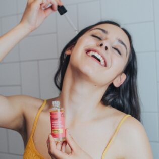 EKOLOŠKO OLJE MARELIČNIH PEŠK + SPICY DESERT DEODORANT - Image 3